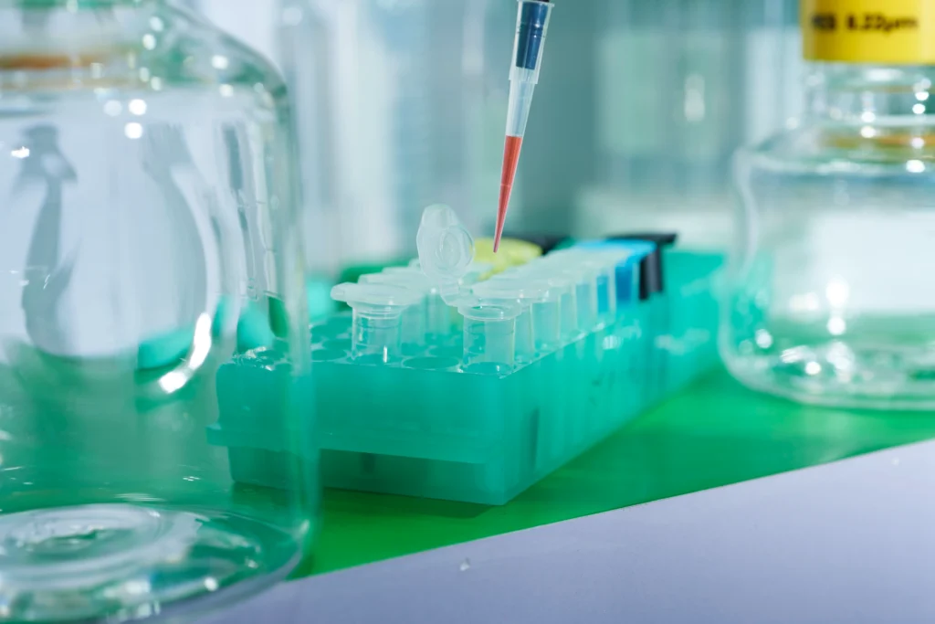 laboratory pipetting